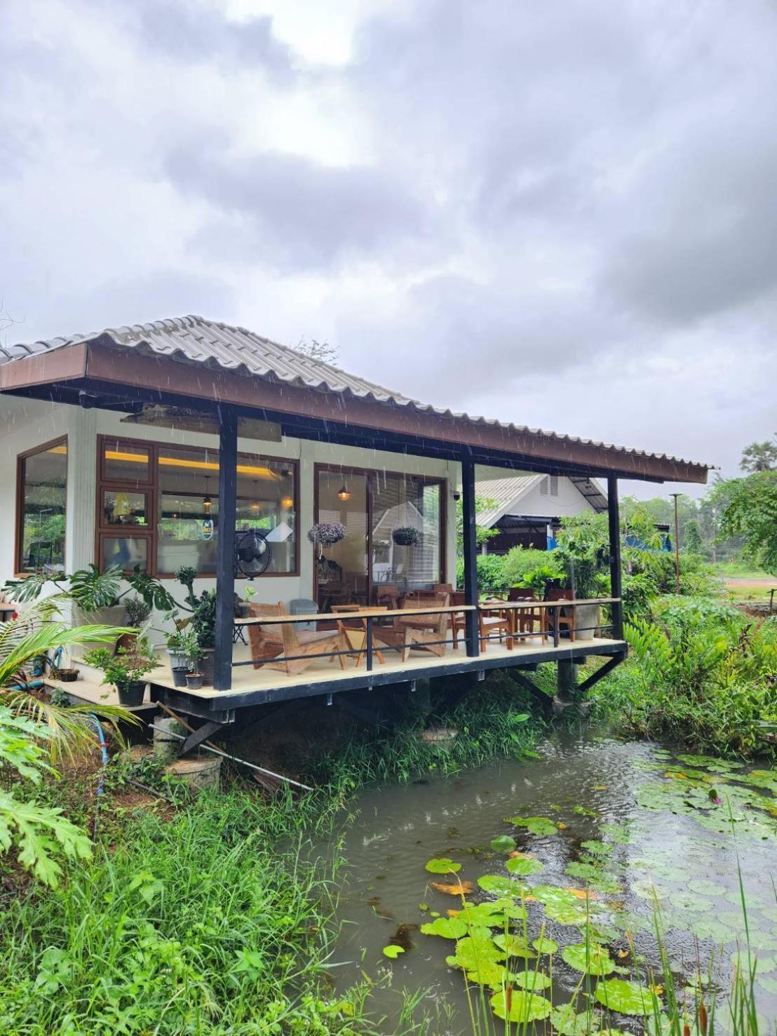 The Duck Cafe And Resort 트랏 외부 사진