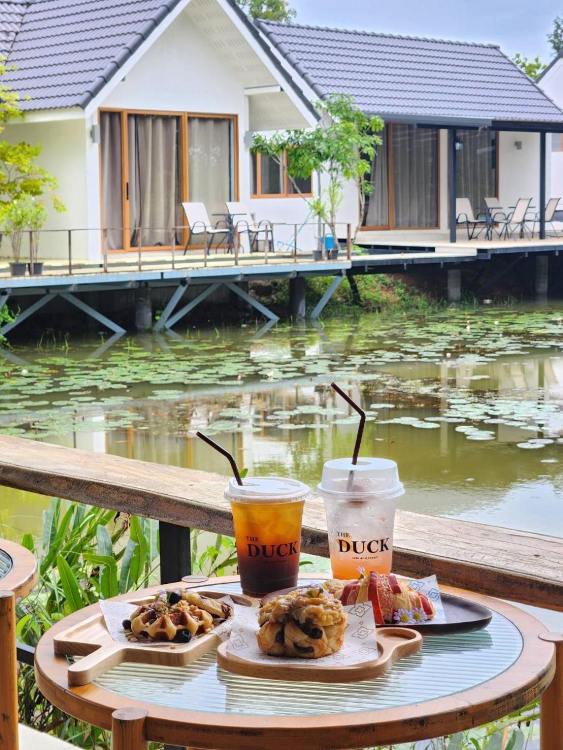 The Duck Cafe And Resort 트랏 외부 사진