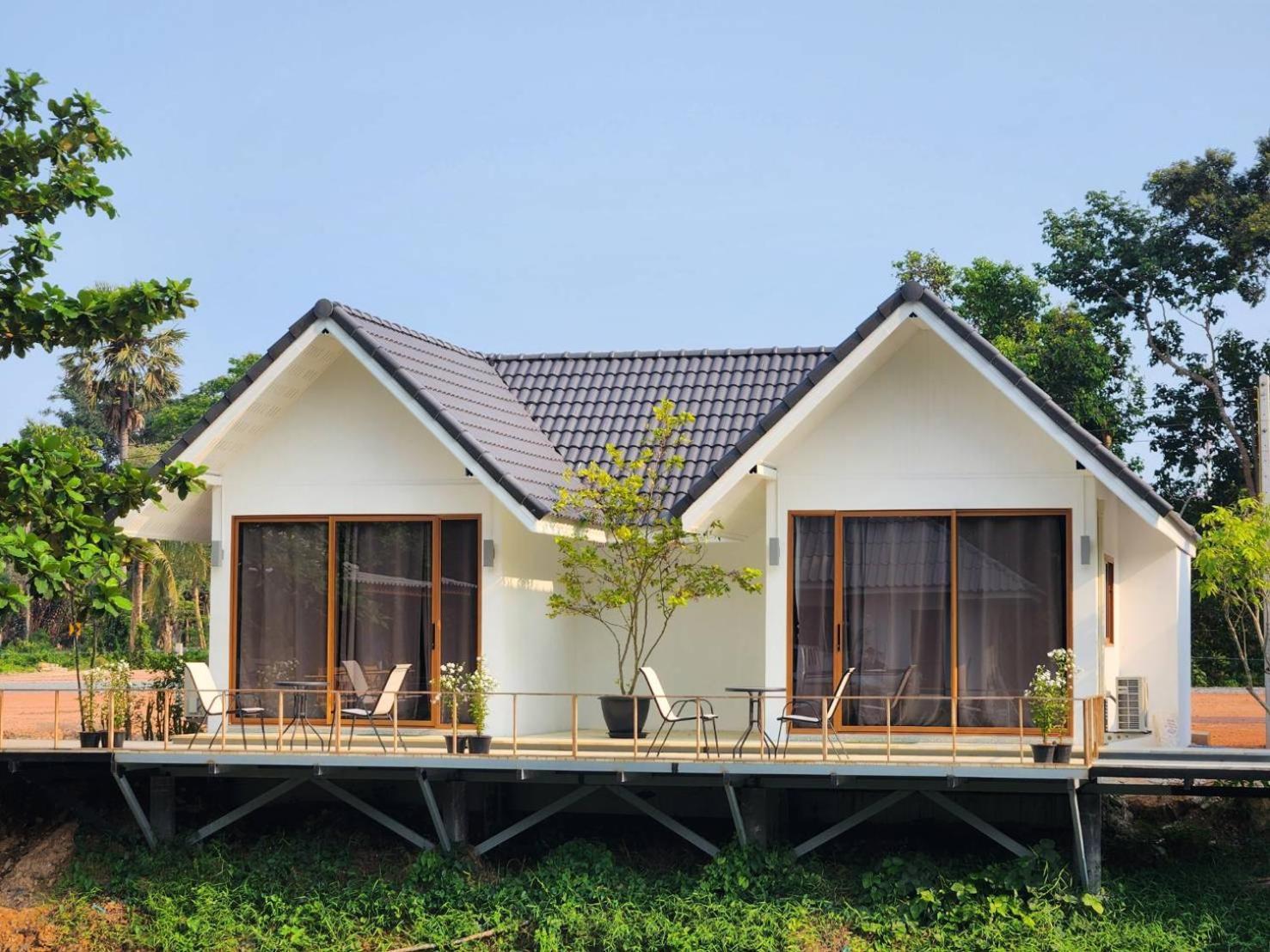 The Duck Cafe And Resort 트랏 외부 사진